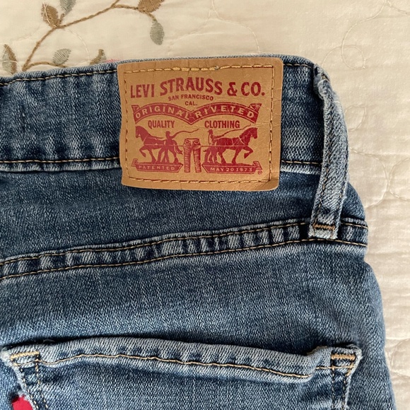 Levi's 721 High Rise Skinny Jeans - Picture 4 of 4